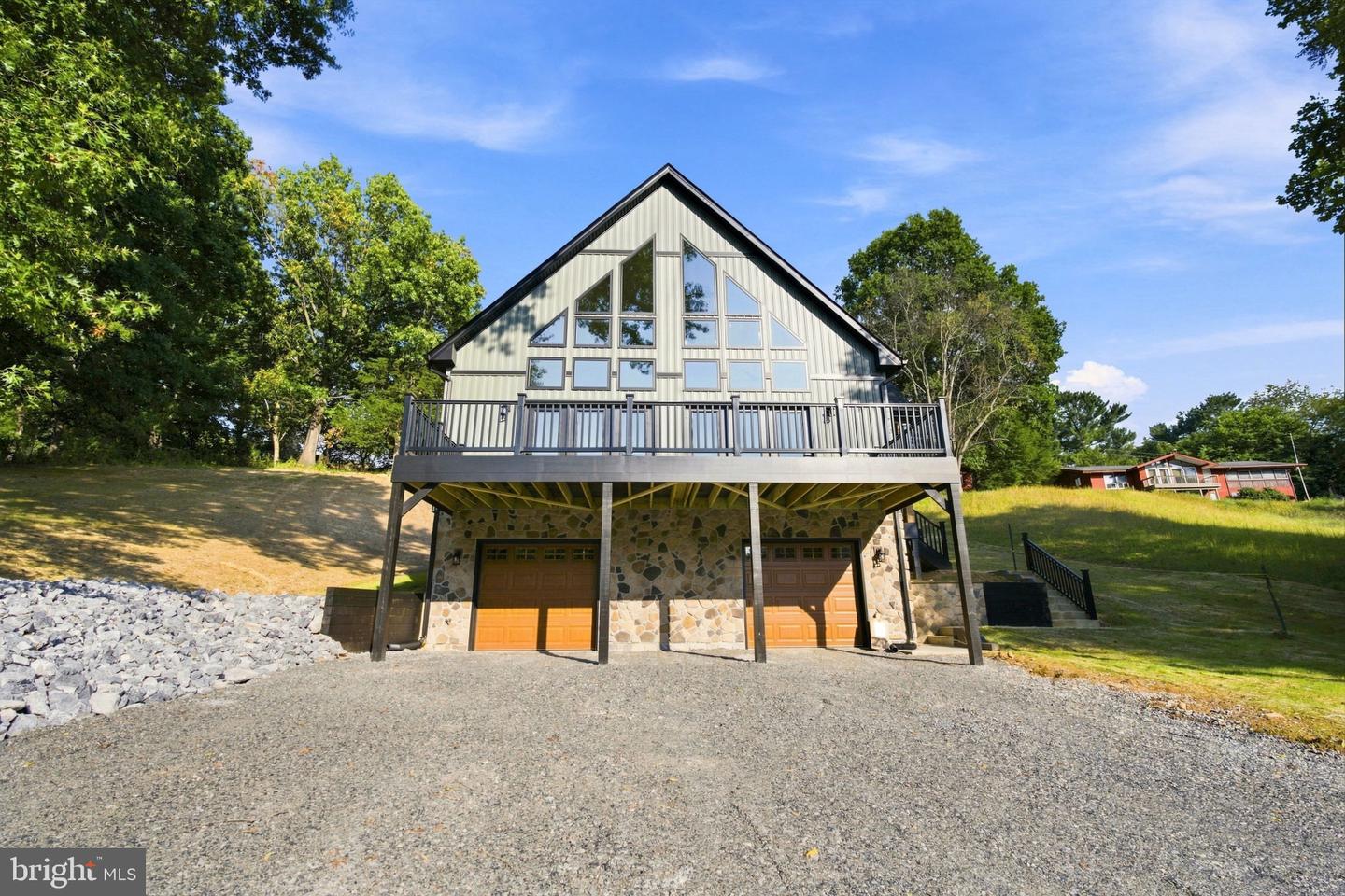 270 Country Rd — photo