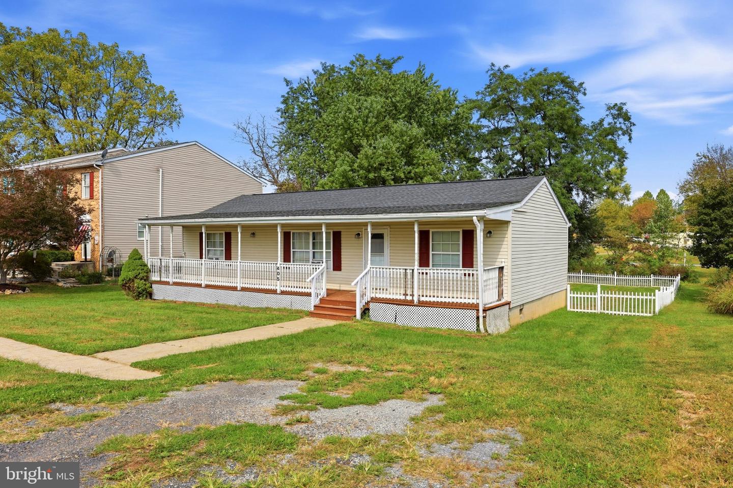 405 E 10th, Ranson, WV 25438 — photo 3