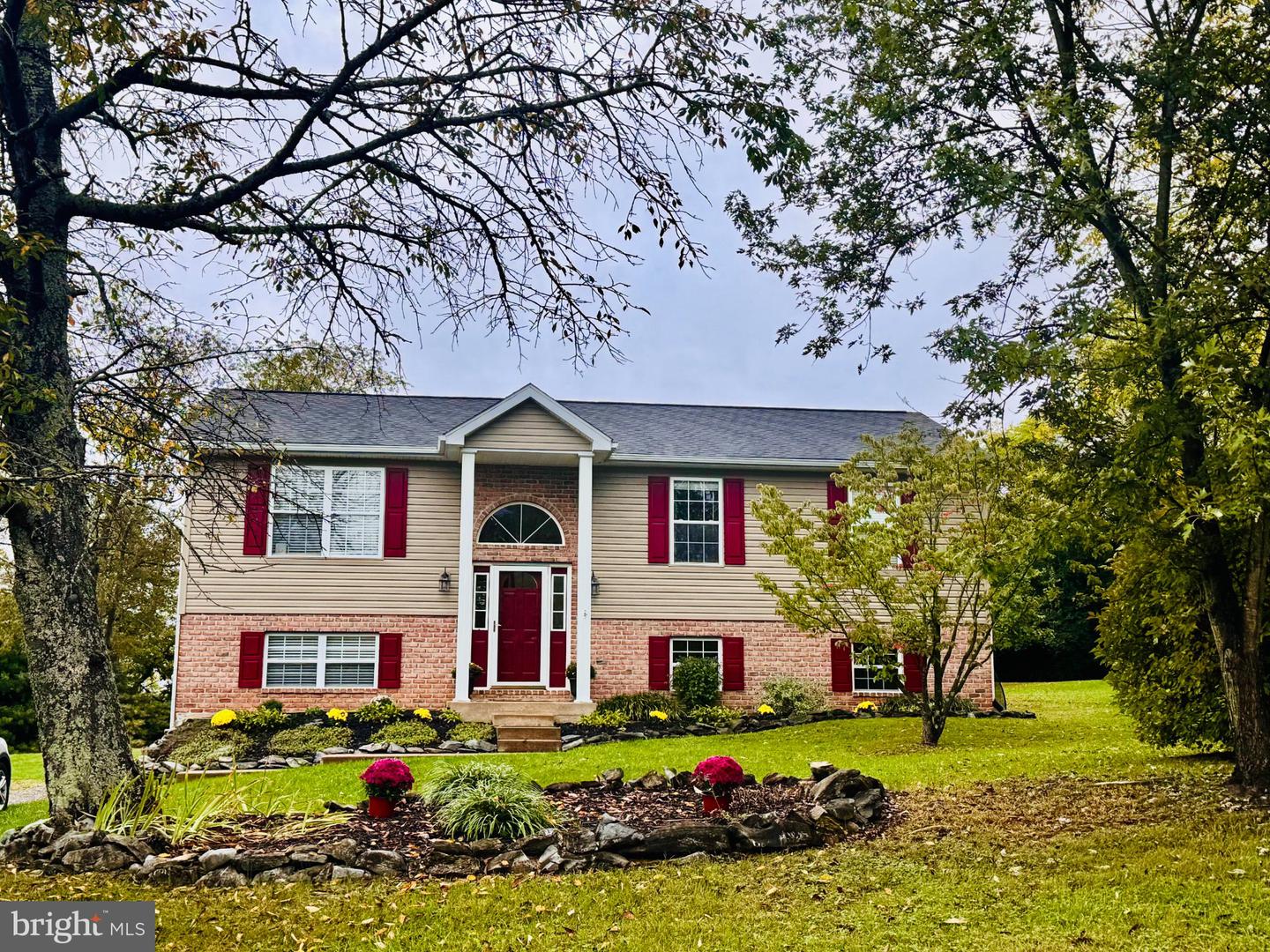 549 New Meadow Dr — photo