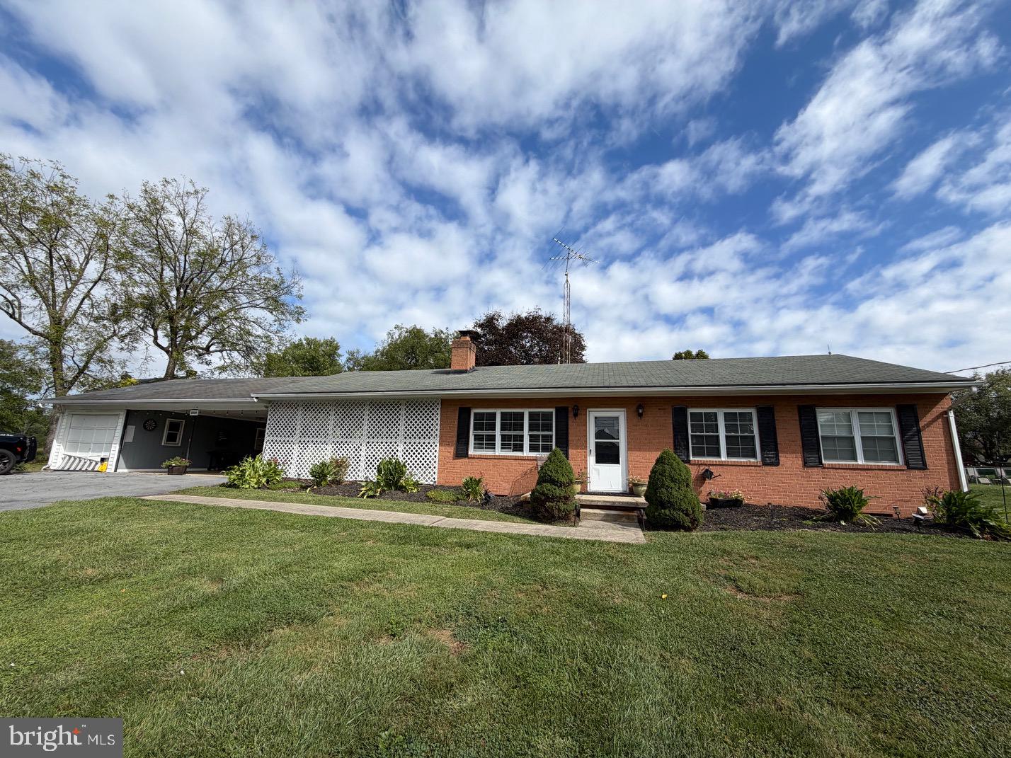 3539 Old Leetown Pike — photo