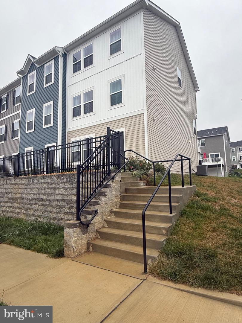 1320 Red Clover Ln — photo