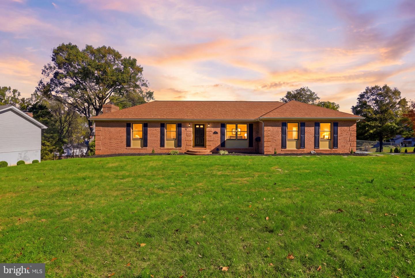 19 Fenway Dr — photo