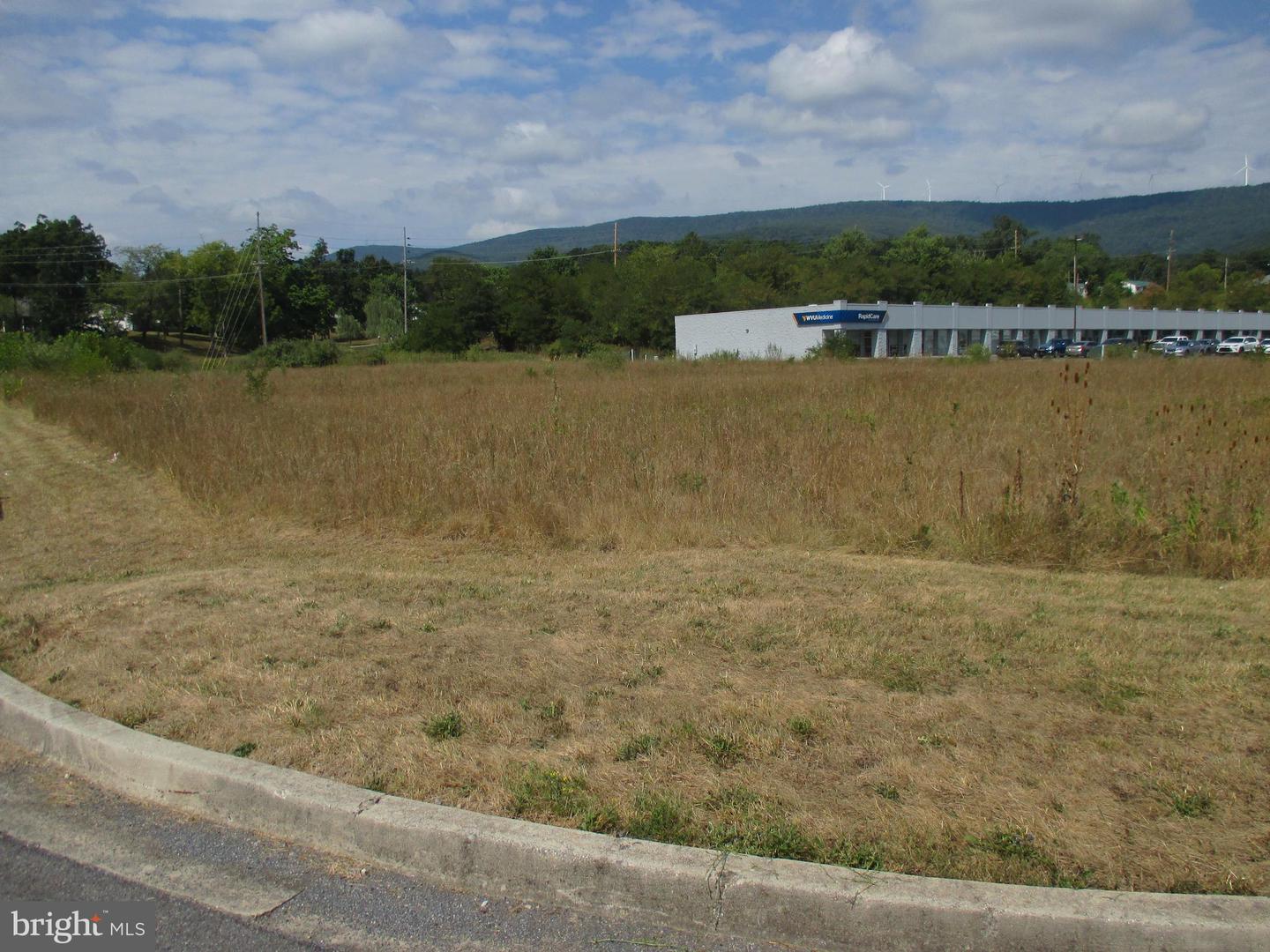 Plaza Dr — photo