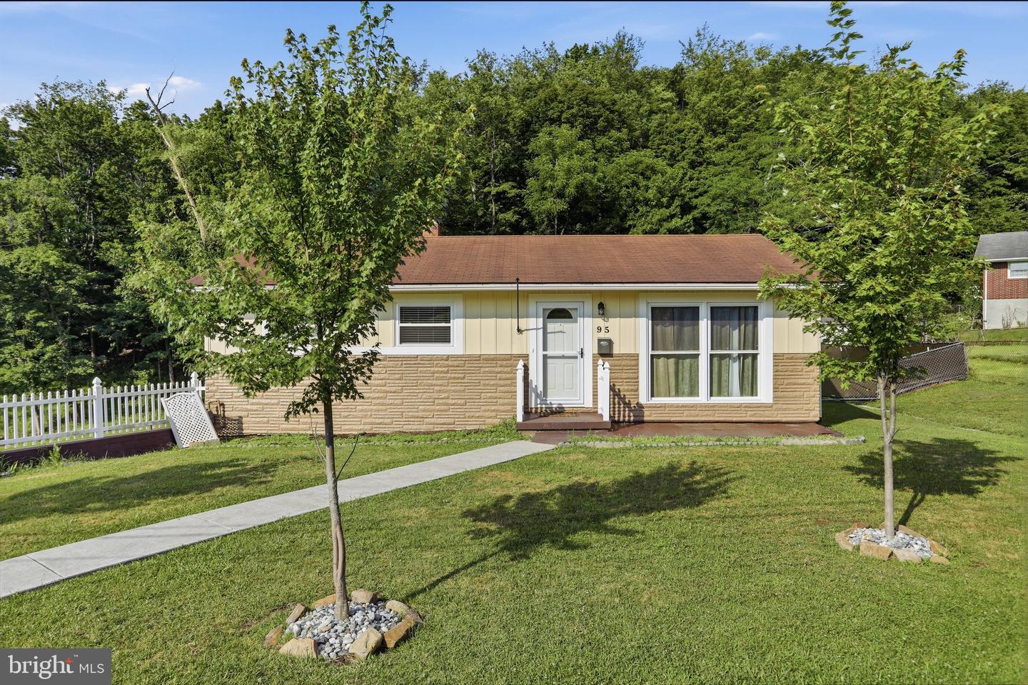 95 Old Orchard Dr — photo