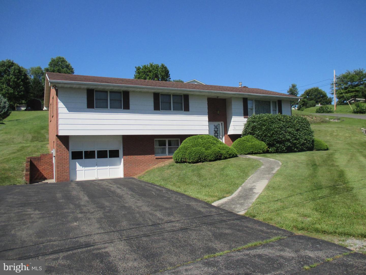 14 Leon Dr — photo