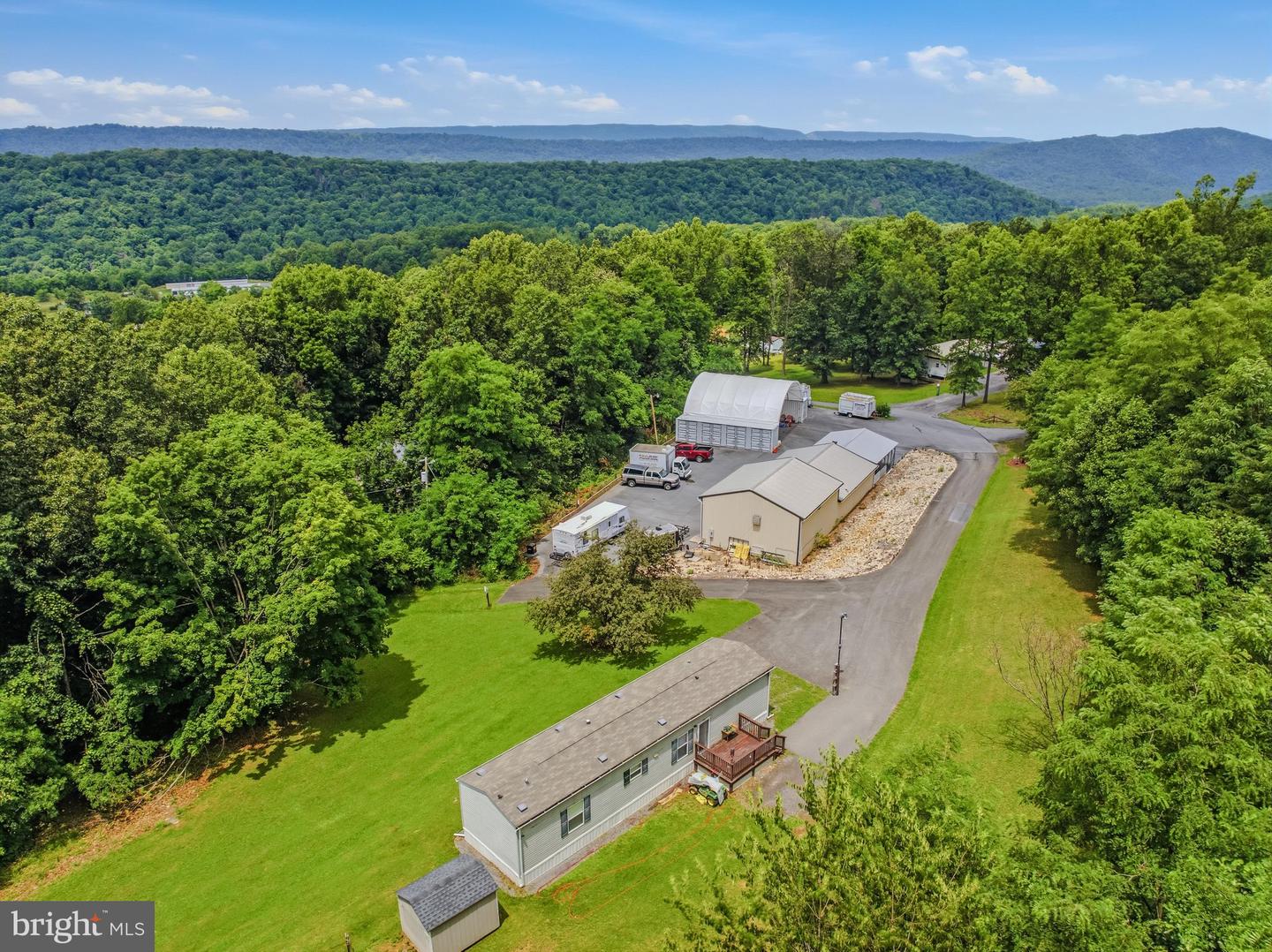 208 Barbeque Dr — photo