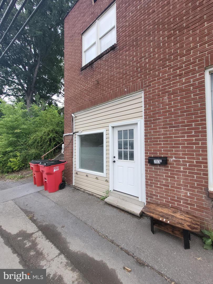 703 South Washington Street — photo