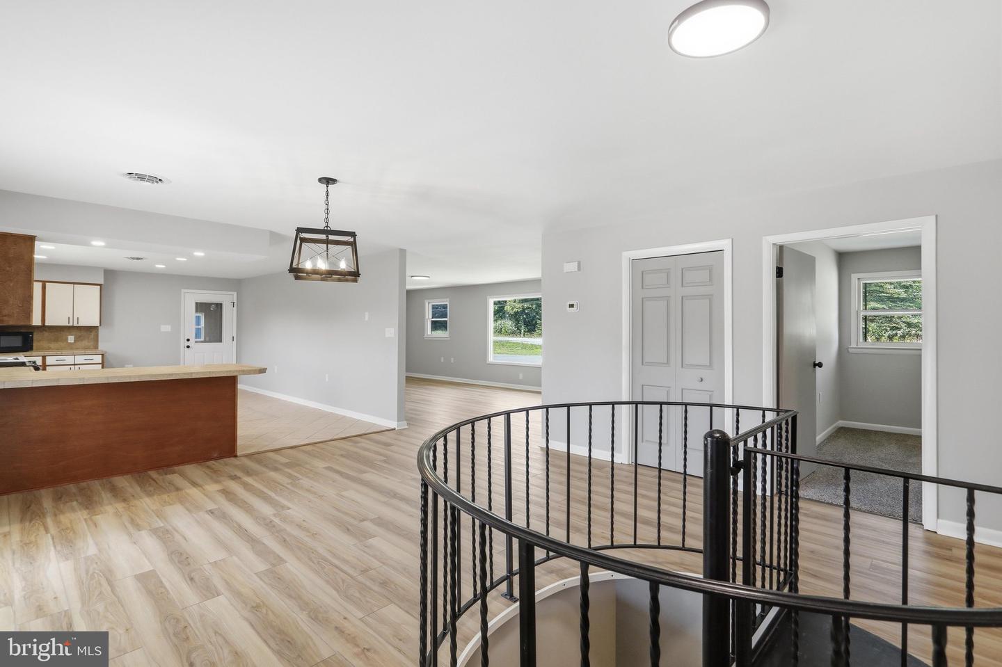 11223 Valley Rd — photo