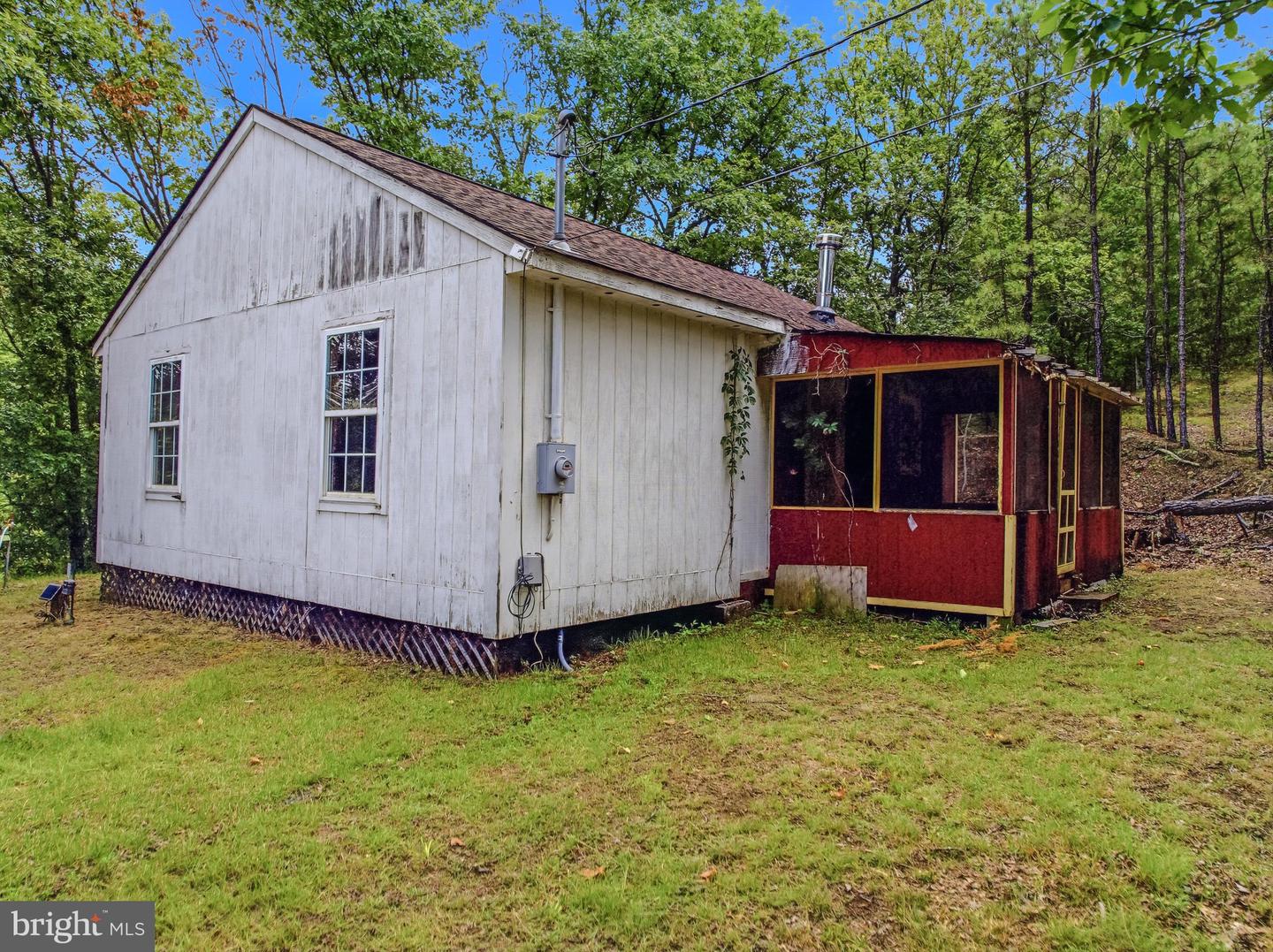2230 Seldom Seen Rd — photo