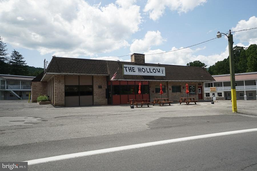 927 N Main St — photo