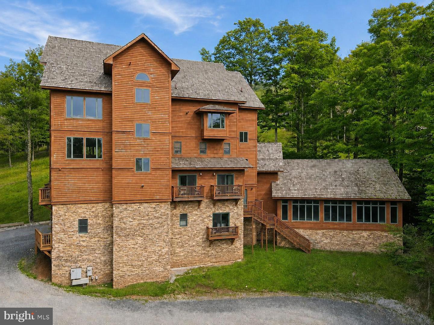626 Winterset Dr — photo