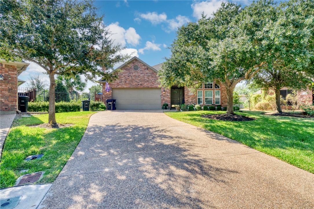 602 Clovis Court — photo