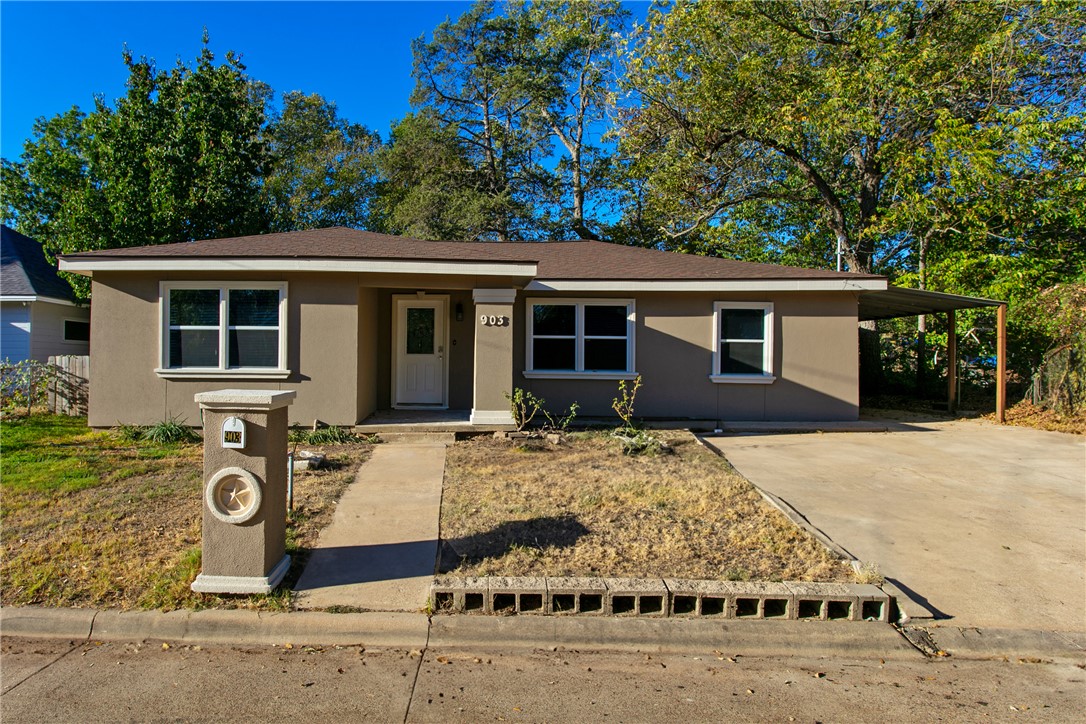 903 Travis Street — photo