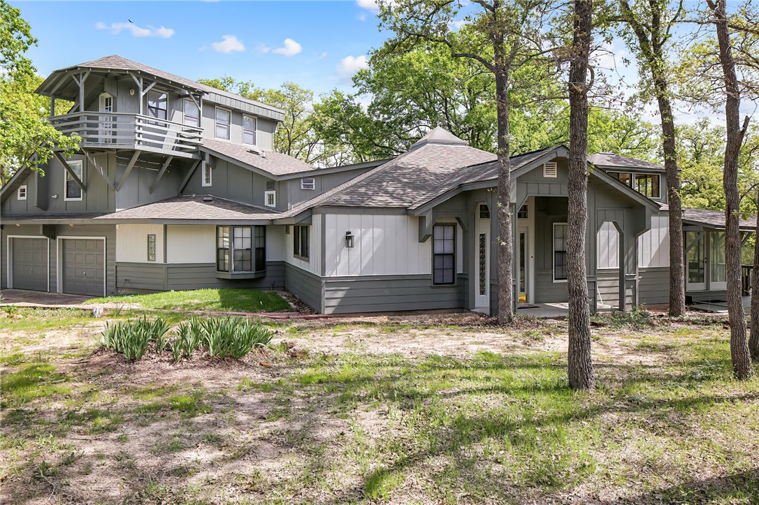 8010 Perry Lane — photo