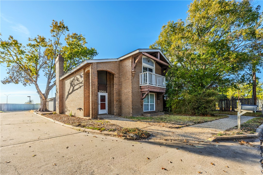 2002 South Lubbock Street — photo