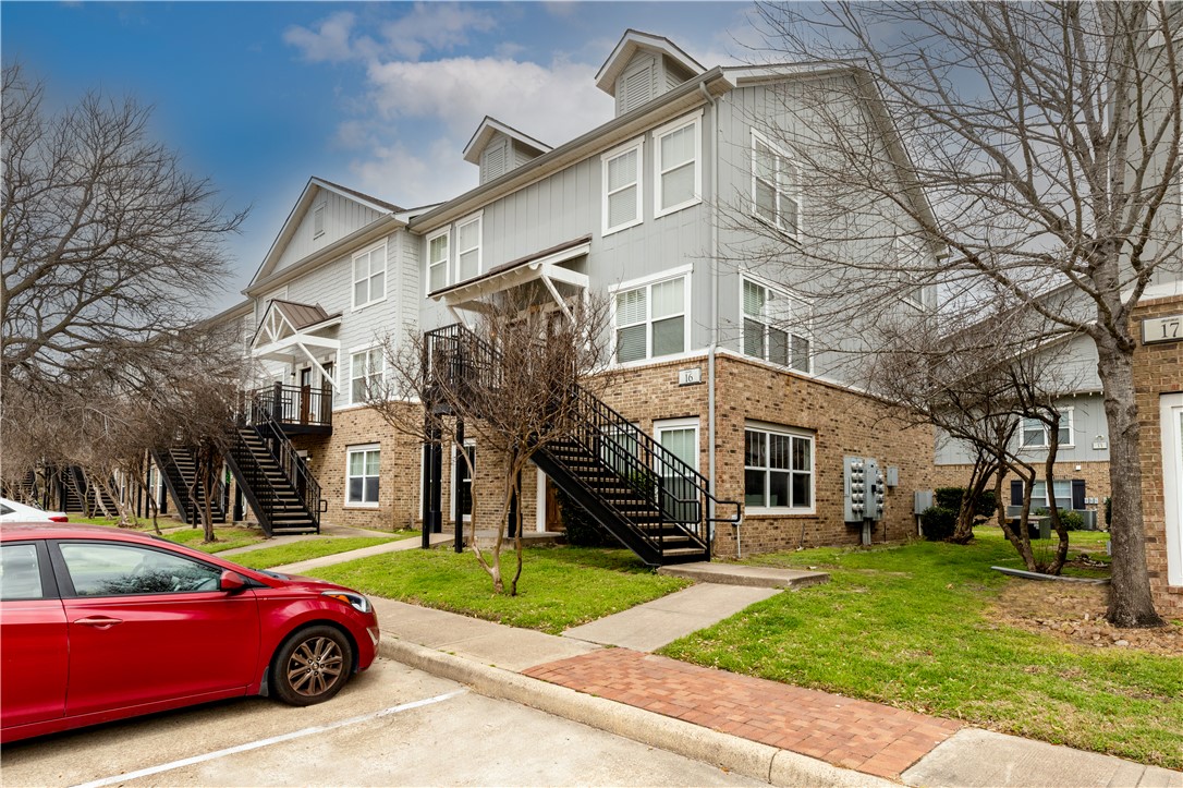 1725 Harvey Mitchell Parkway S 1631 — photo