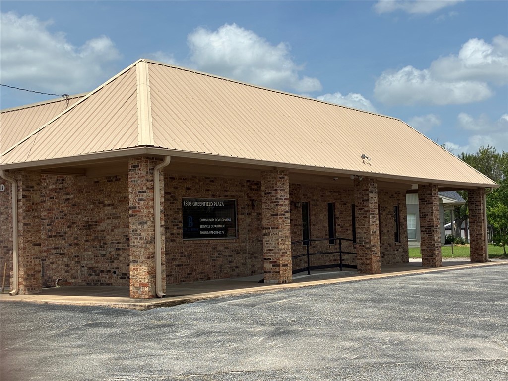 1803 Greenfield, Bryan, TX 77802 — photo 2