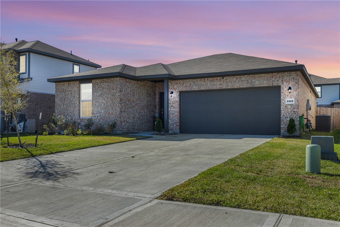 2402 River Way Drive — photo