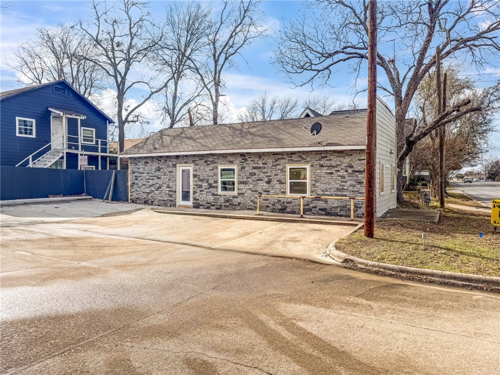 405 West Wm J Bryan Parkway — photo