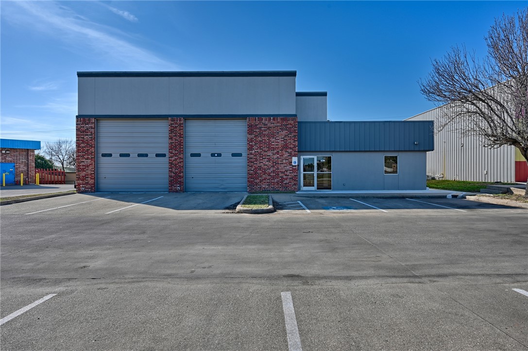 1140 Finfeather Road — photo