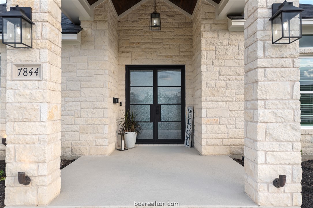 7844 Mathis Creek Drive — photo