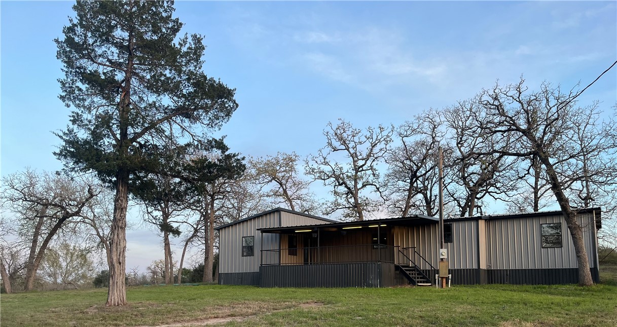 5610 Private Road 4015 — photo