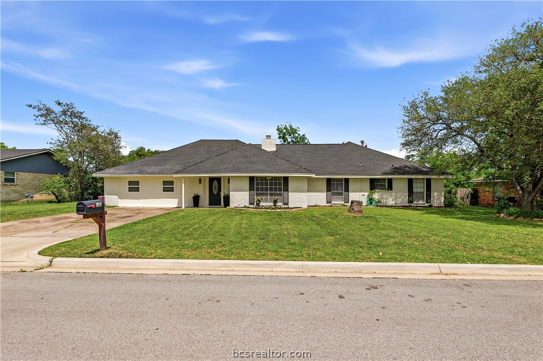 1405 Lawyer Street — photo
