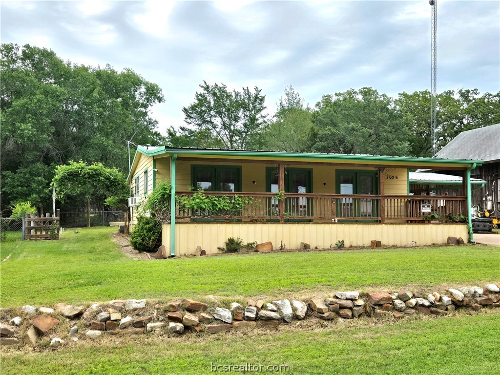 1026 Lakeview Lane — photo
