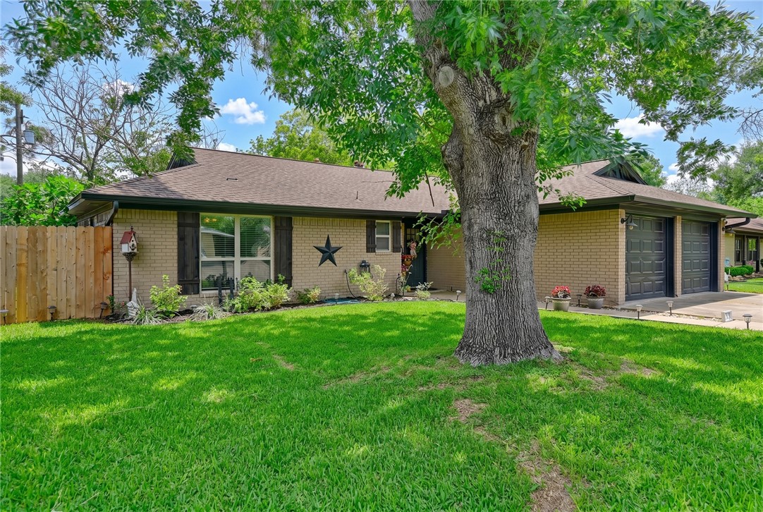 908 Pine Drive — photo