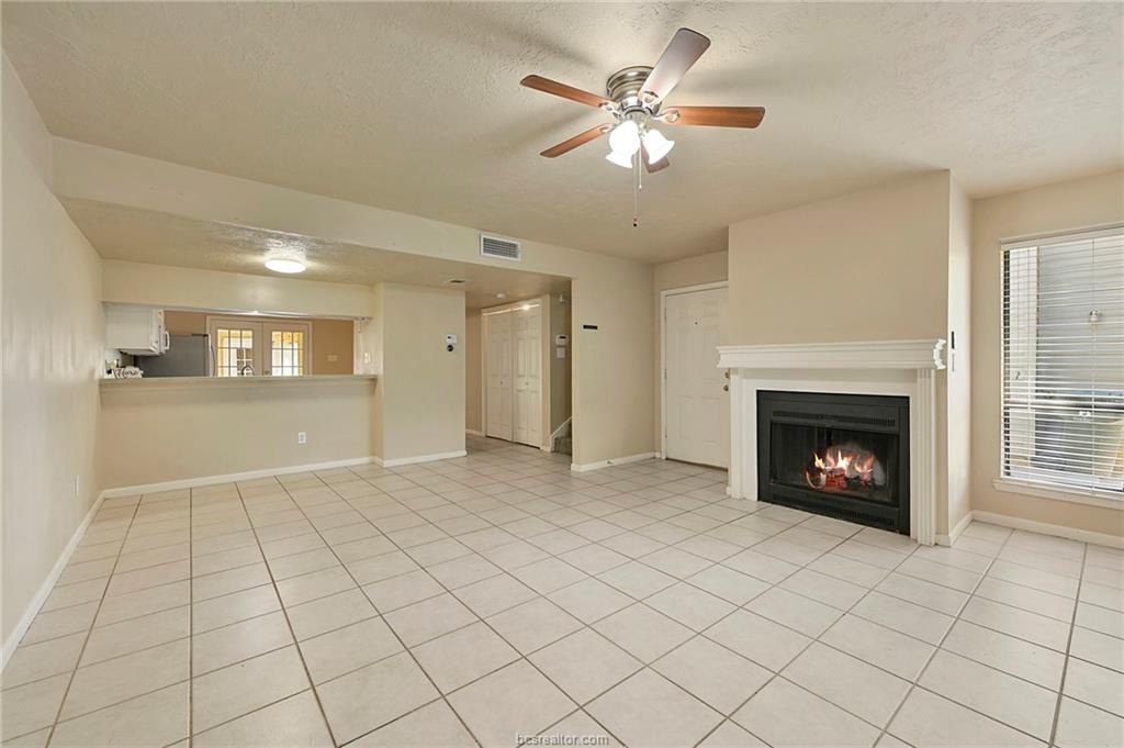 932 Navidad Street — photo