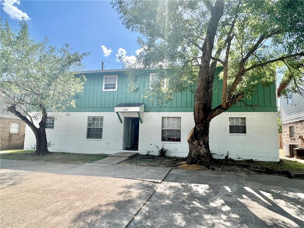 2402 Jaguar Drive B — photo