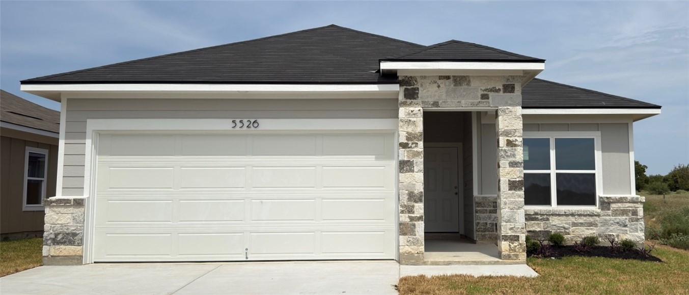 5526 Harriet Street — photo