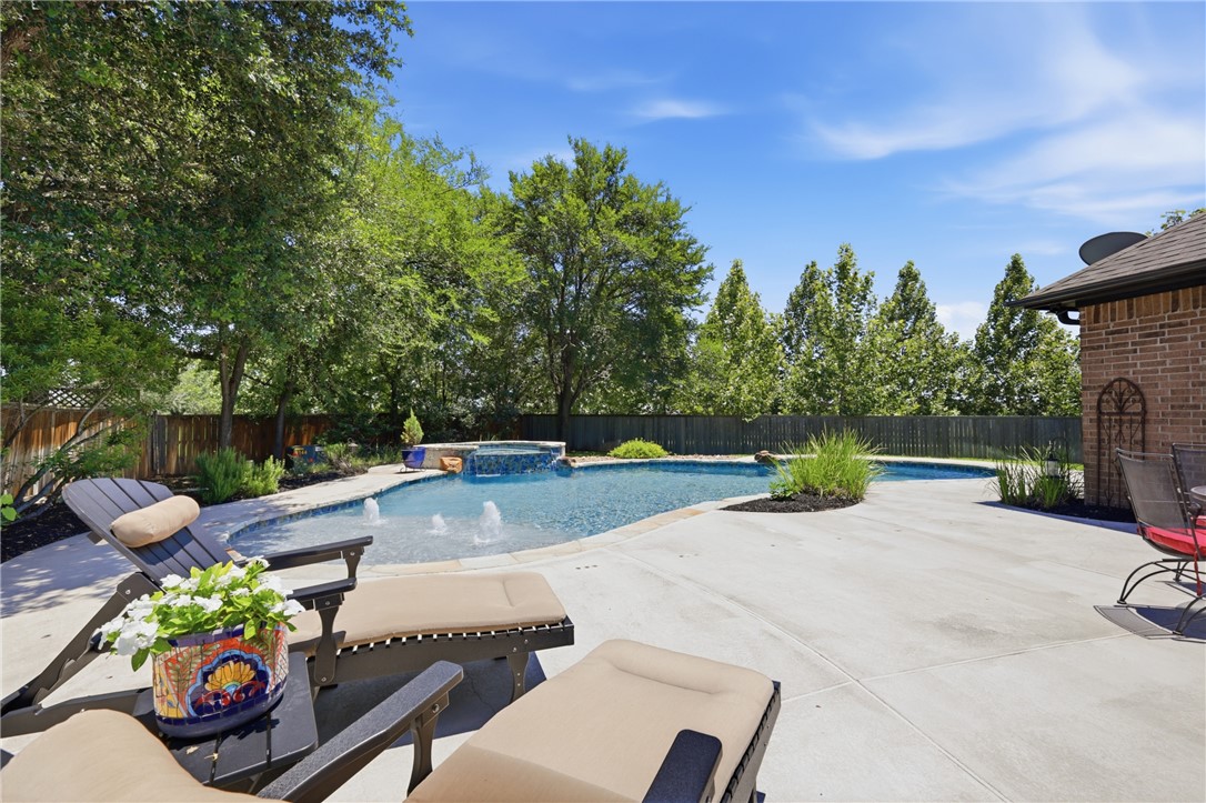 1409 Stonebridge Court — photo