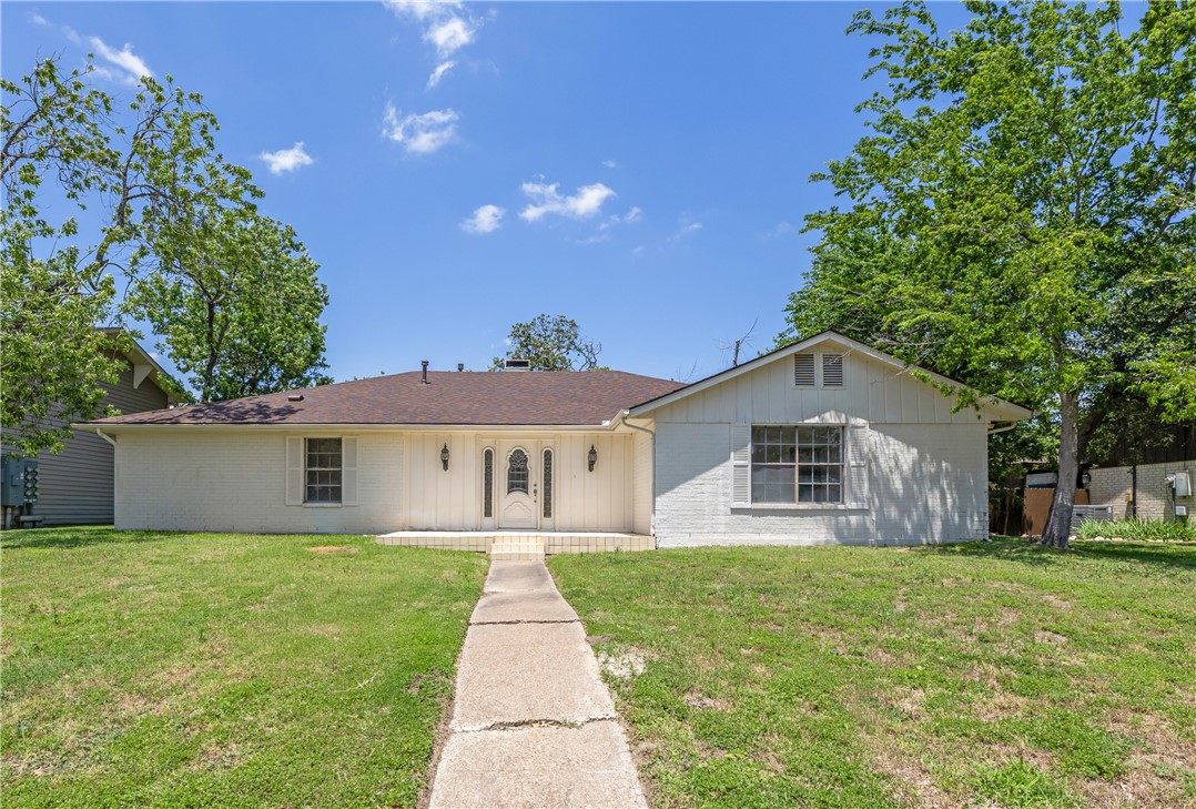 2201 Barak Lane — photo