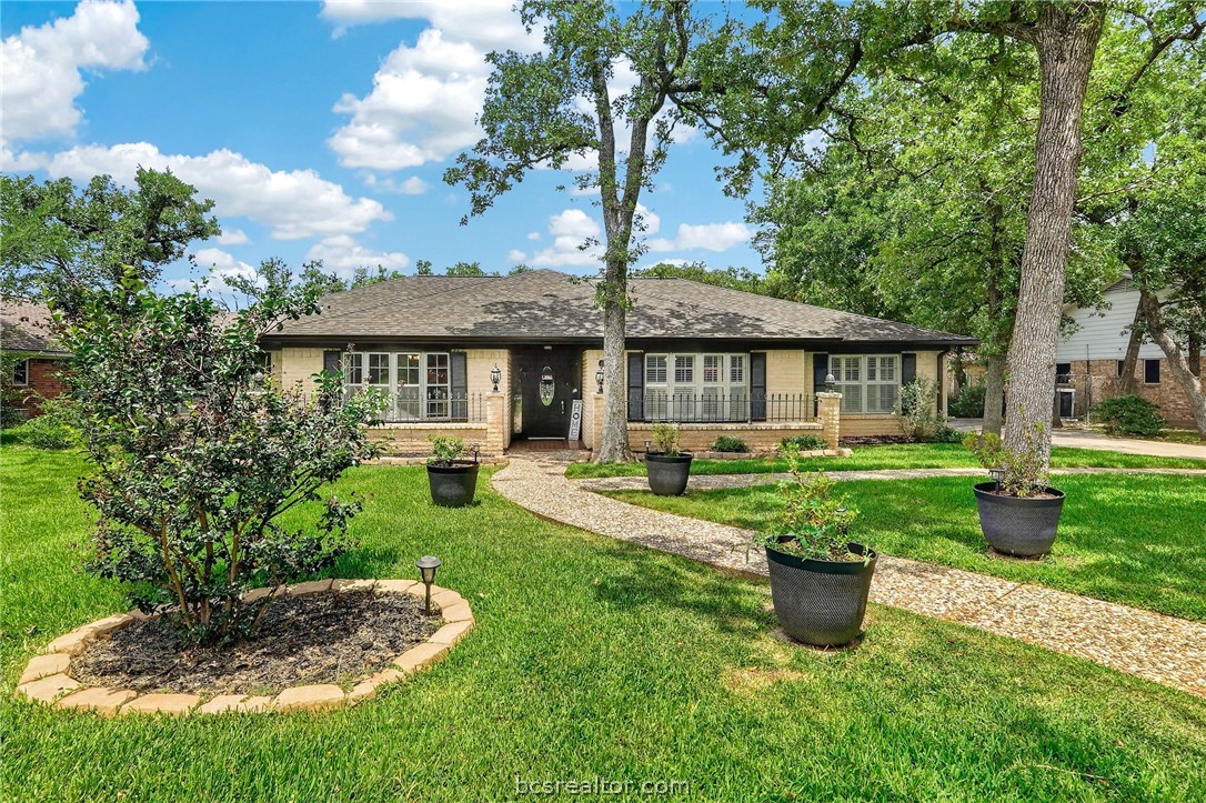 1022 Rose Circle — photo