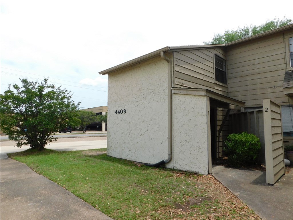 4409 Carter Creek Parkway 1 — photo