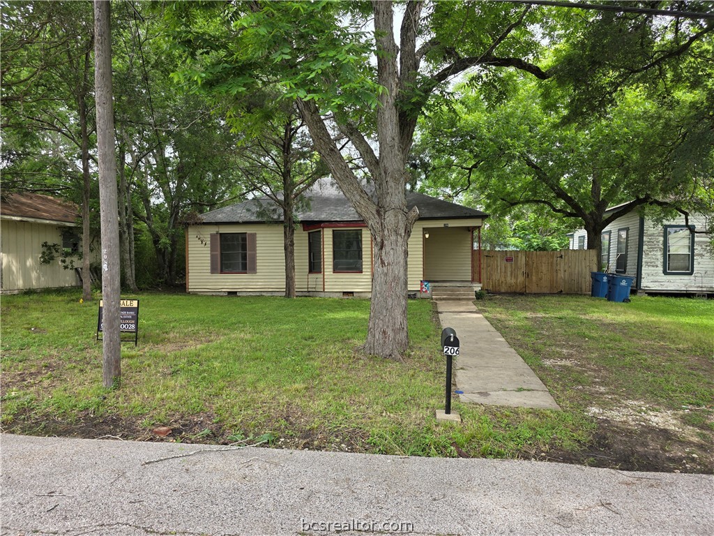 206 Gibbs Street — photo