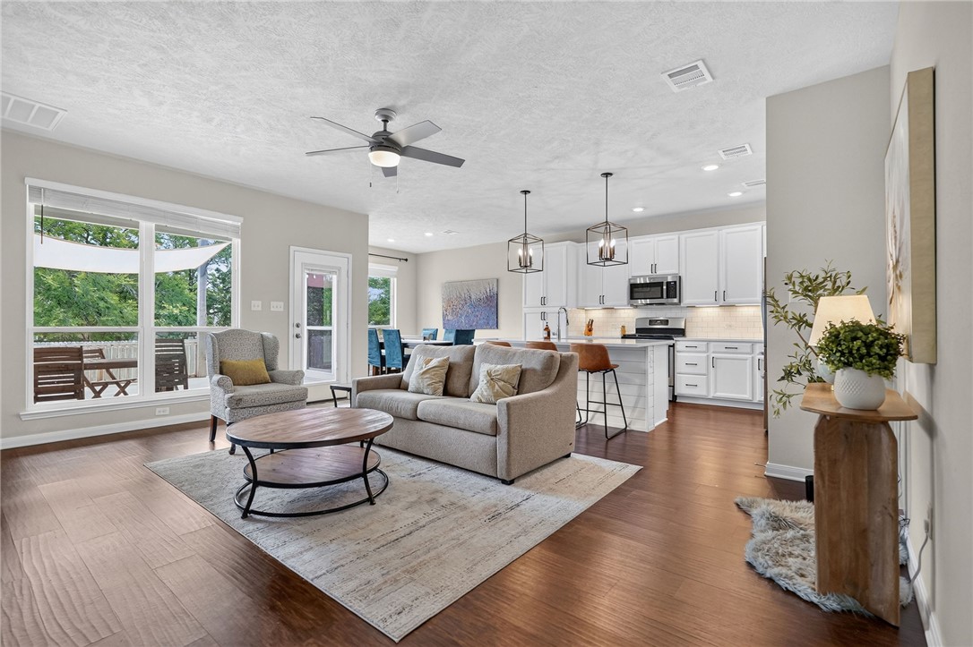 4105 Gregg Court — photo