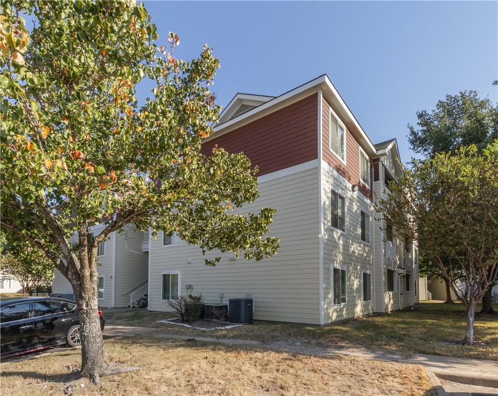 529 Southwest Parkway 301 — photo