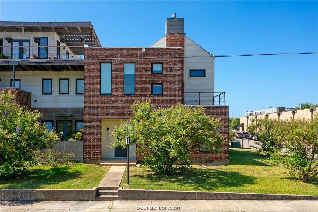 217 North Houston Avenue — photo