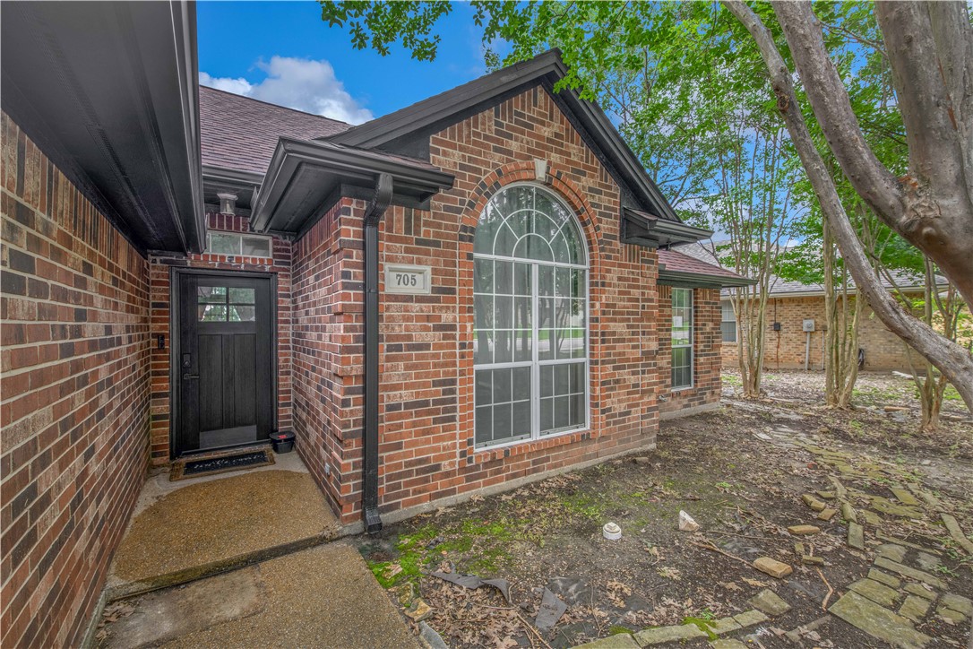 705 Summerglen Drive — photo