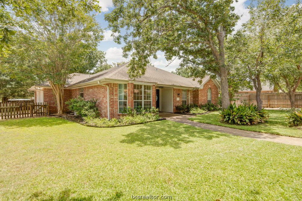 1518 Jasmine Court — photo