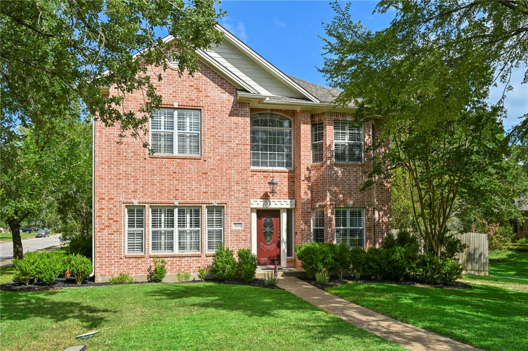 5601 Hampton Court — photo