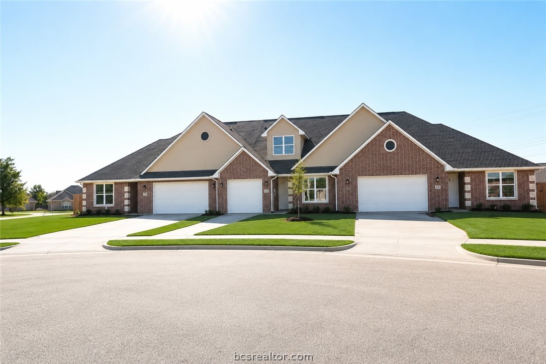2012 Reagan Court — photo