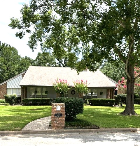 805 Copperas Drive — photo