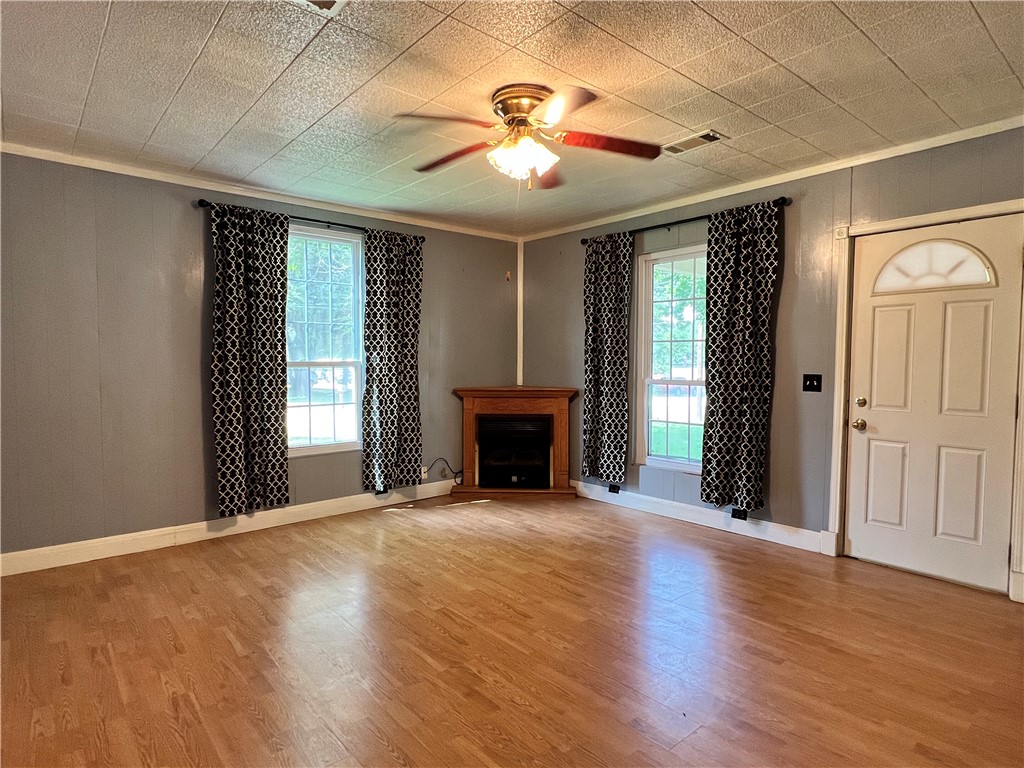 616 N Sharp Street, Franklin, TX 77856 — photo 2