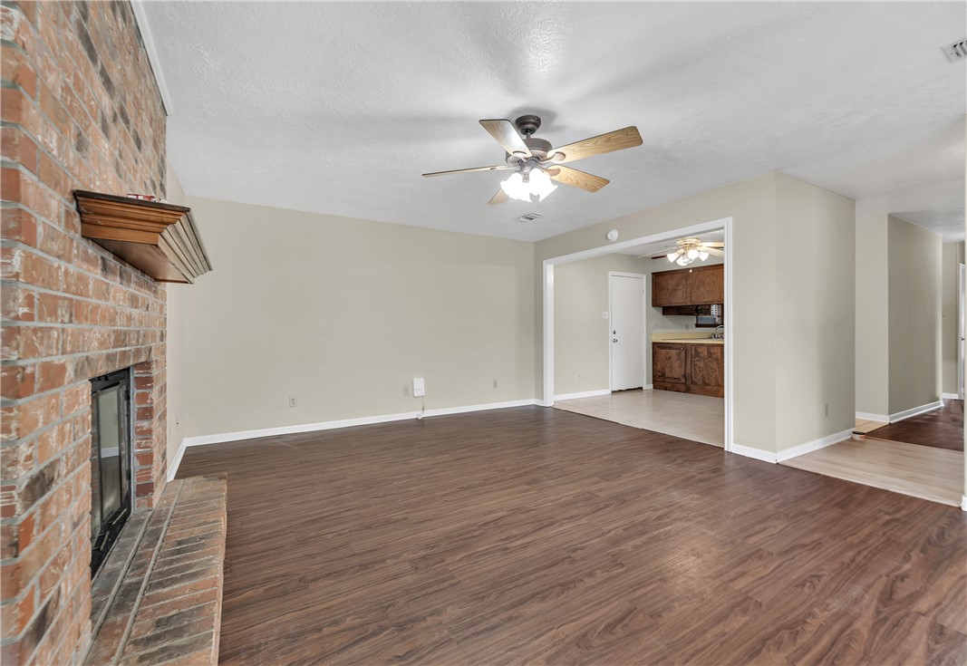 3015 Red Robin Loop, Bryan, TX 77802 — photo 3