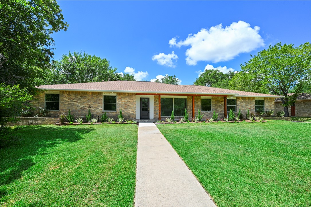 1210 Glade Street — photo