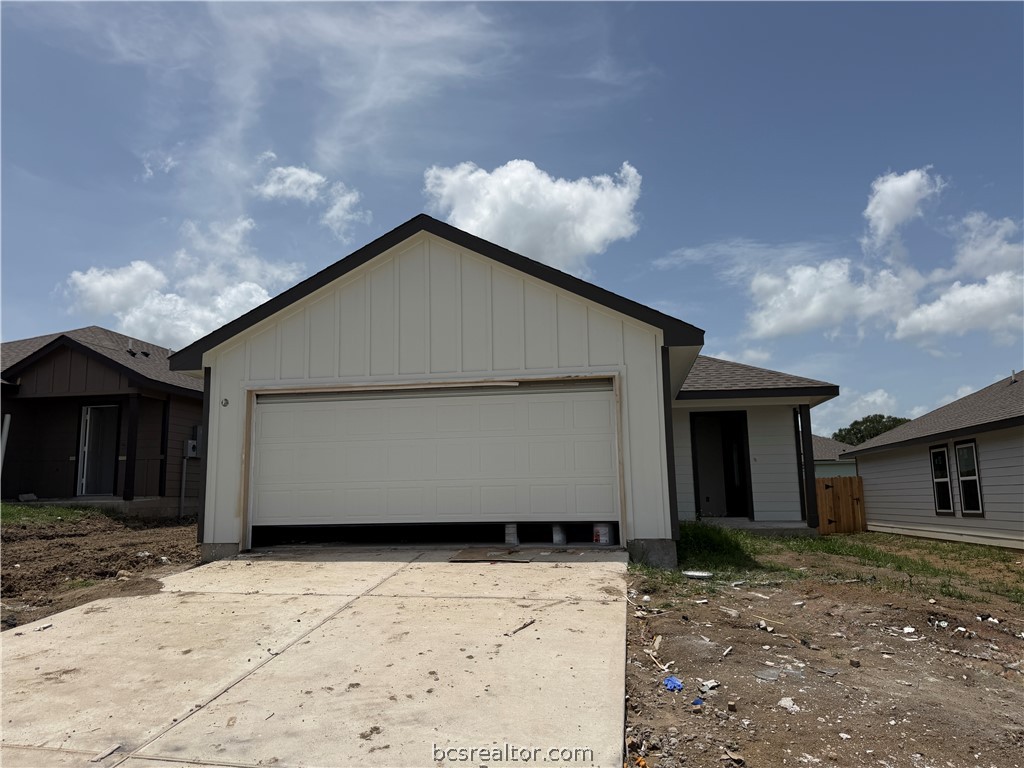 1241 Hickory Grove Street — photo