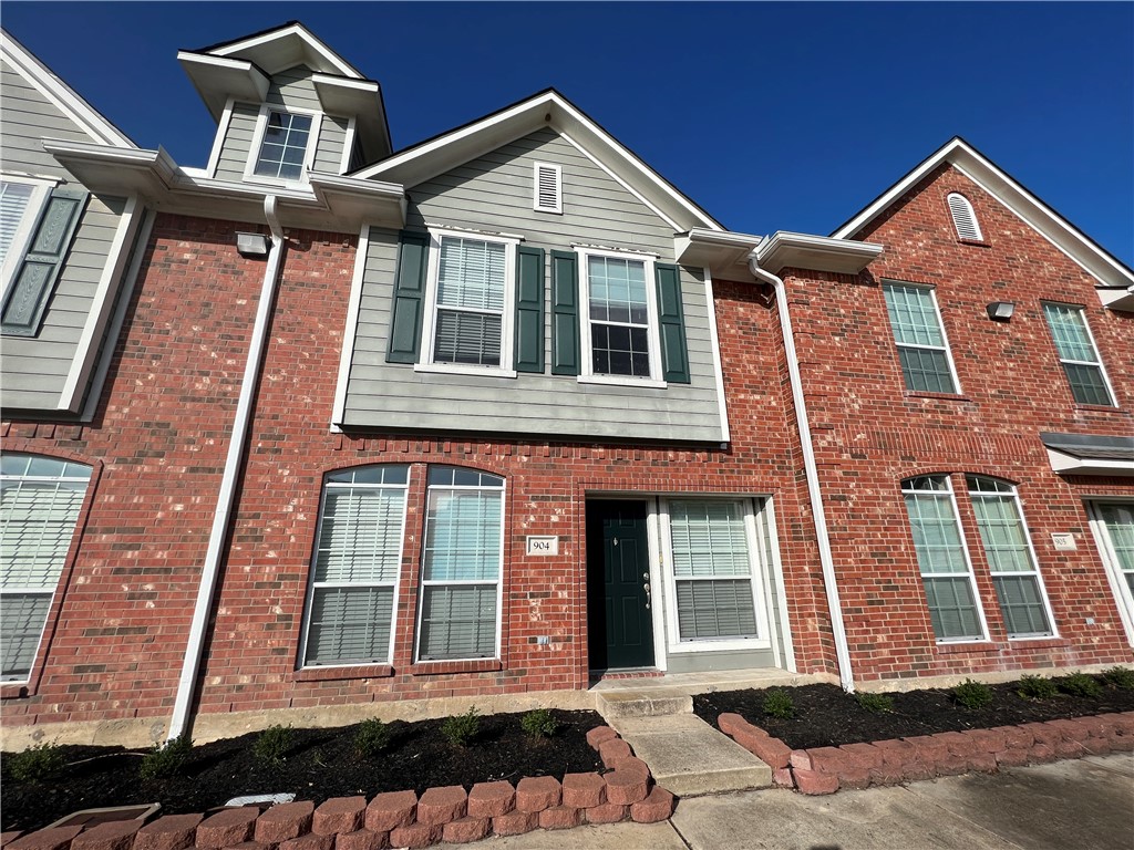 1001 Krenek Tap Road 1504 — photo